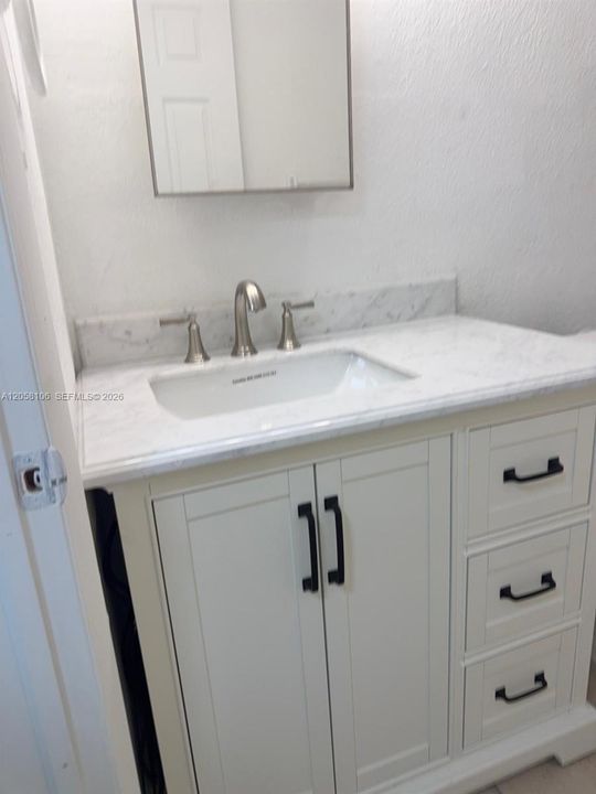 For Sale: $218,000 (2 beds, 1 baths, 765 Square Feet)