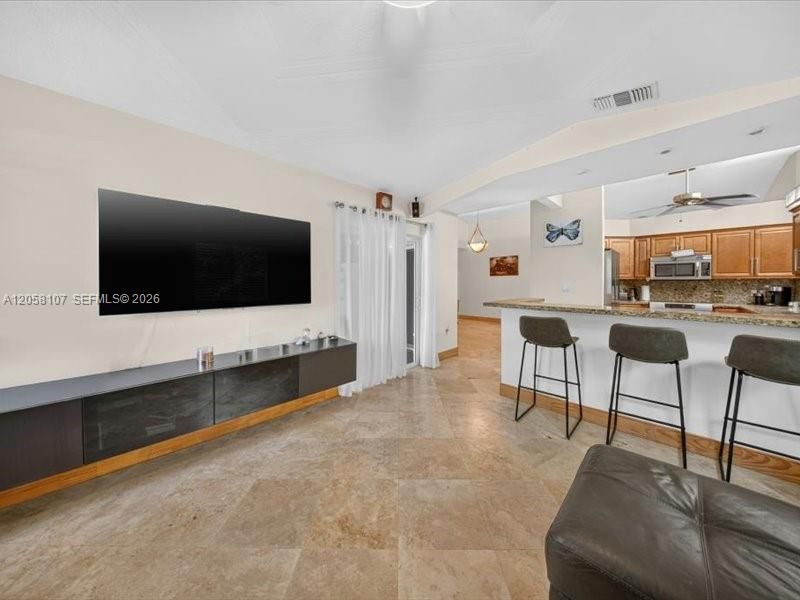 На продажу: $645,000 (4 спален, 2 ванн, 1665 Квадратных фут)