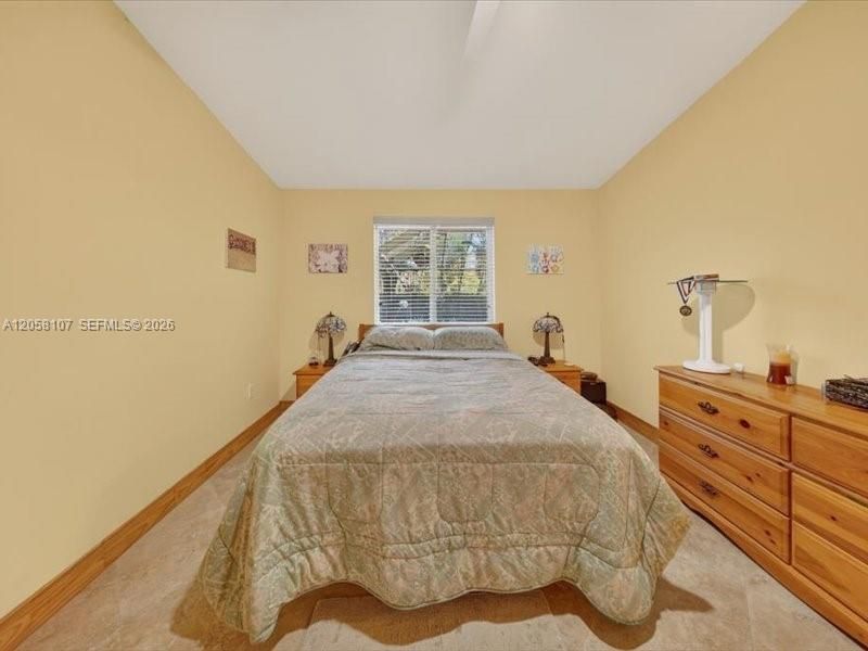 На продажу: $645,000 (4 спален, 2 ванн, 1665 Квадратных фут)