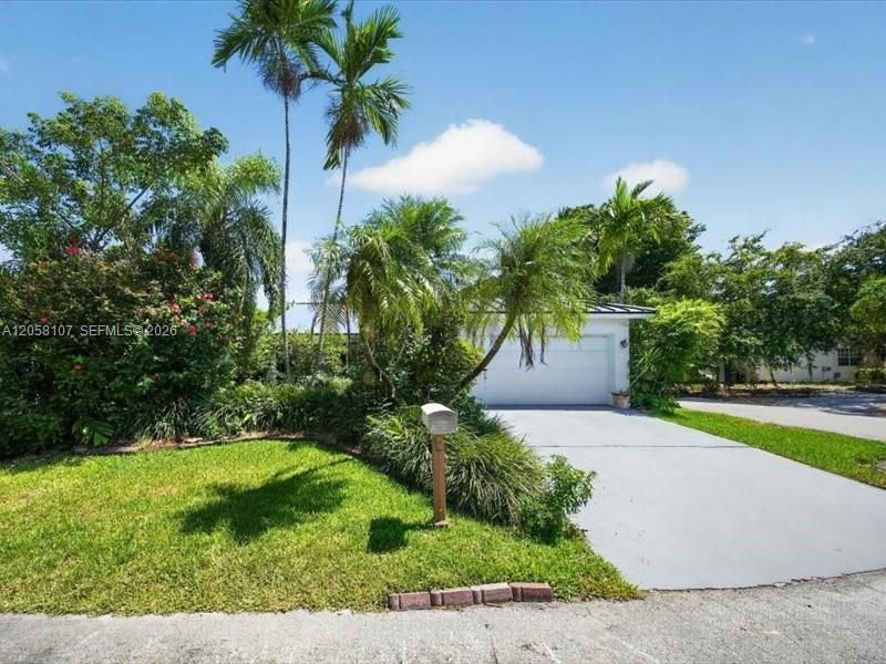 На продажу: $645,000 (4 спален, 2 ванн, 1665 Квадратных фут)