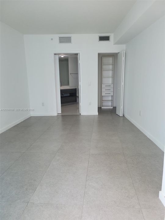 En Venta: $715,000 (2 camas, 2 baños, 877 Pies cuadrados)