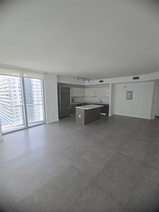 En Venta: $715,000 (2 camas, 2 baños, 877 Pies cuadrados)