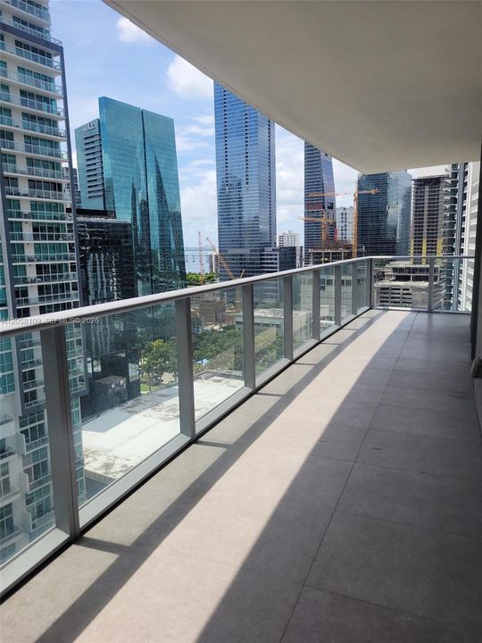 En Venta: $715,000 (2 camas, 2 baños, 877 Pies cuadrados)