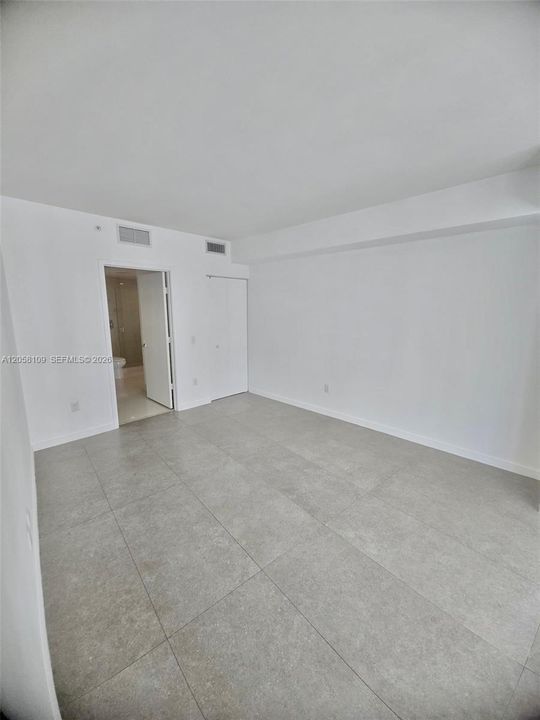 En Venta: $715,000 (2 camas, 2 baños, 877 Pies cuadrados)
