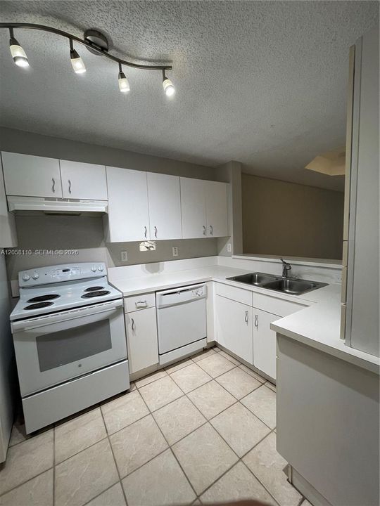 For Rent: $2,550 (3 beds, 2 baths, 1150 Square Feet)