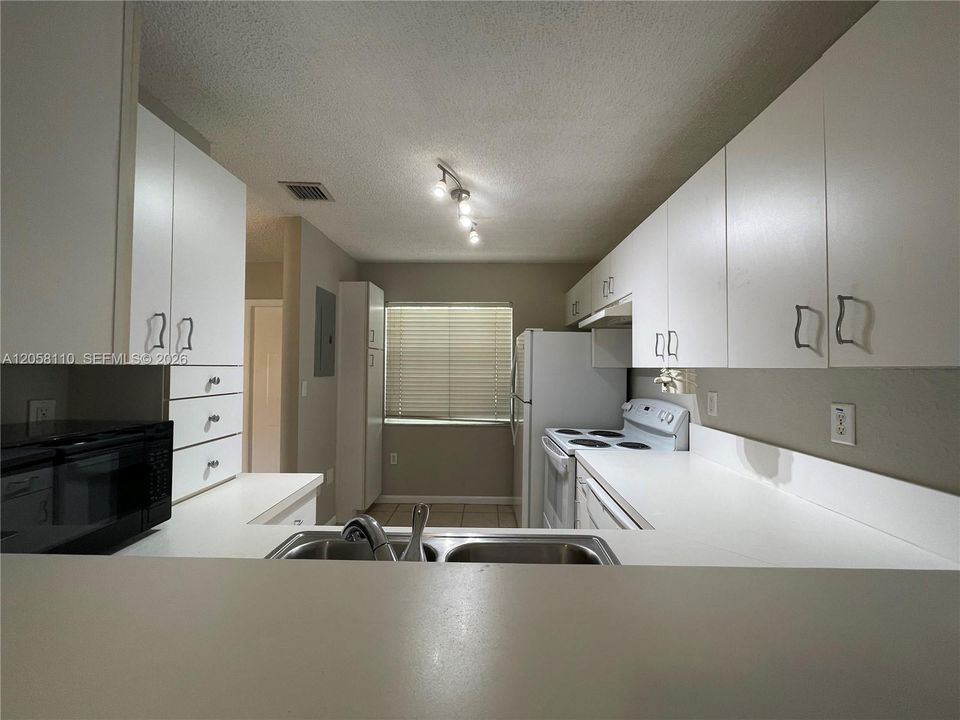 For Rent: $2,550 (3 beds, 2 baths, 1150 Square Feet)