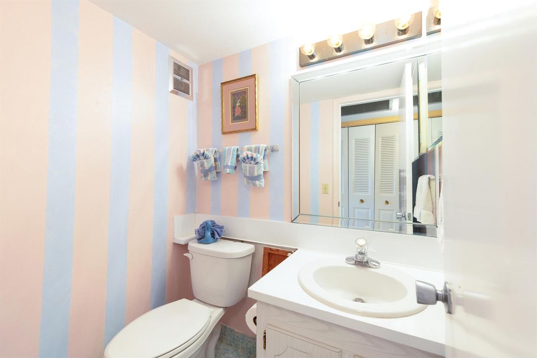 1/2 Bath