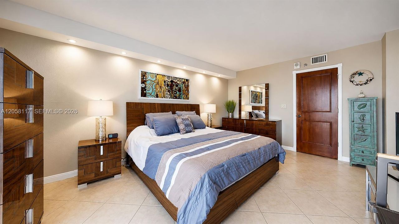 В аренду: $5,500 (2 спален, 2 ванн, 1368 Квадратных фут)