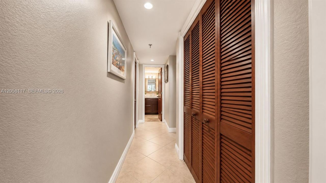В аренду: $5,500 (2 спален, 2 ванн, 1368 Квадратных фут)