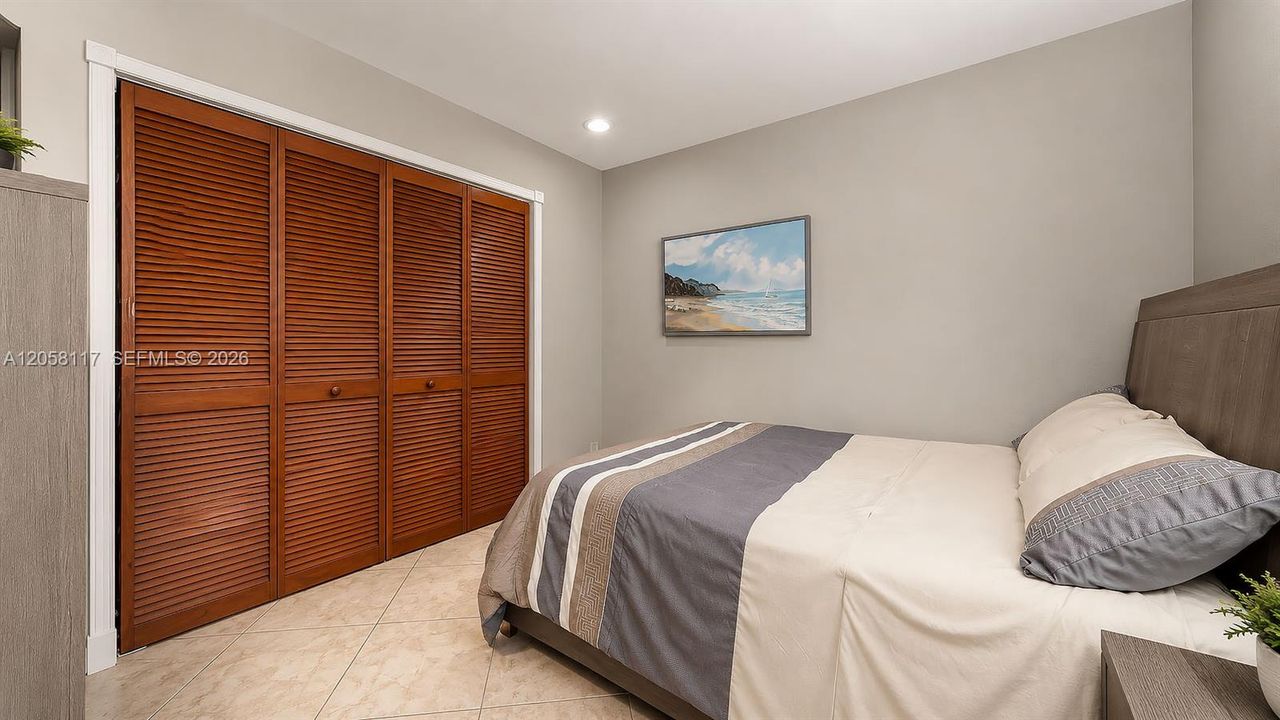 В аренду: $5,500 (2 спален, 2 ванн, 1368 Квадратных фут)