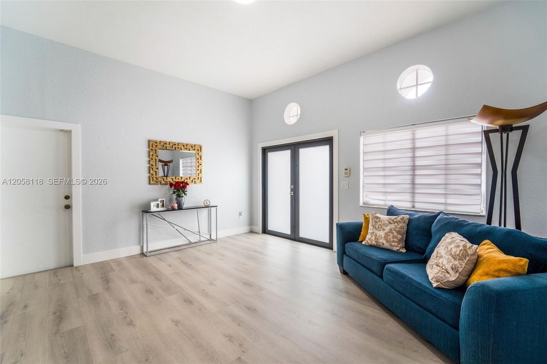 For Sale: $675,000 (3 beds, 2 baths, 1627 Square Feet)