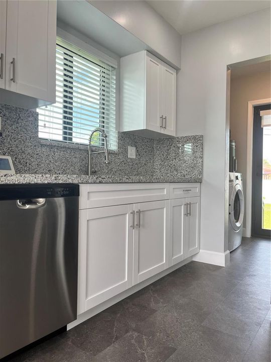 В аренду: $2,950 (3 спален, 1 ванн, 1035 Квадратных фут)