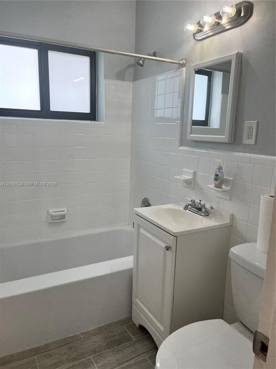 В аренду: $2,950 (3 спален, 1 ванн, 1035 Квадратных фут)