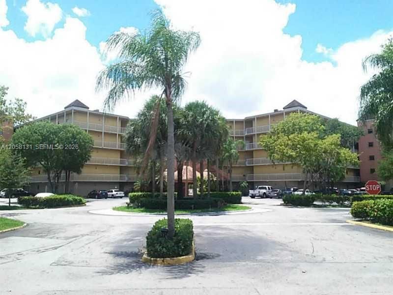 For Rent: $1,850 (1 beds, 1 baths, 710 Square Feet)