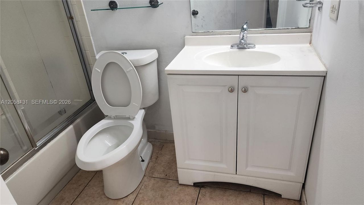 For Rent: $1,850 (1 beds, 1 baths, 710 Square Feet)