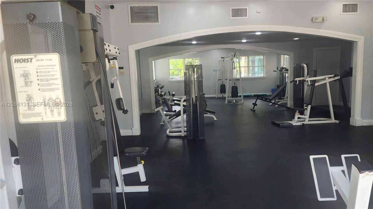 For Rent: $1,795 (1 beds, 1 baths, 710 Square Feet)