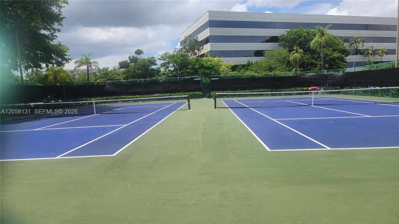 For Rent: $1,795 (1 beds, 1 baths, 710 Square Feet)