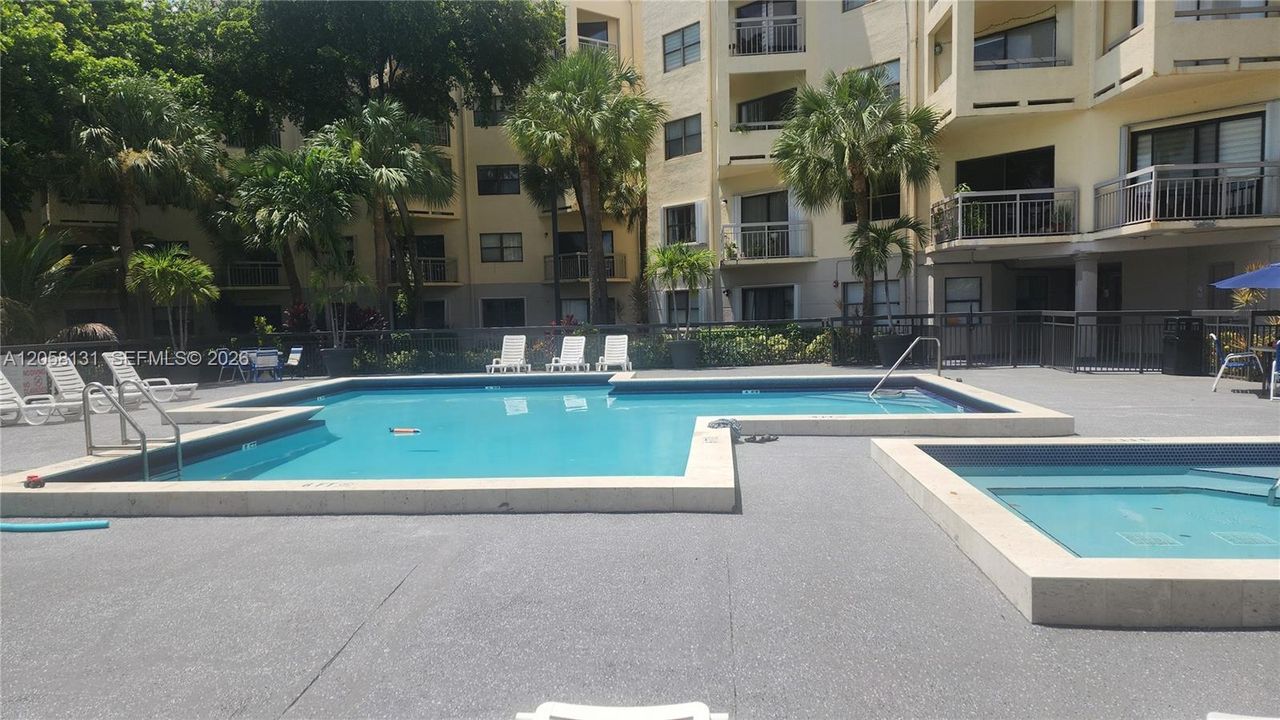 For Rent: $1,795 (1 beds, 1 baths, 710 Square Feet)