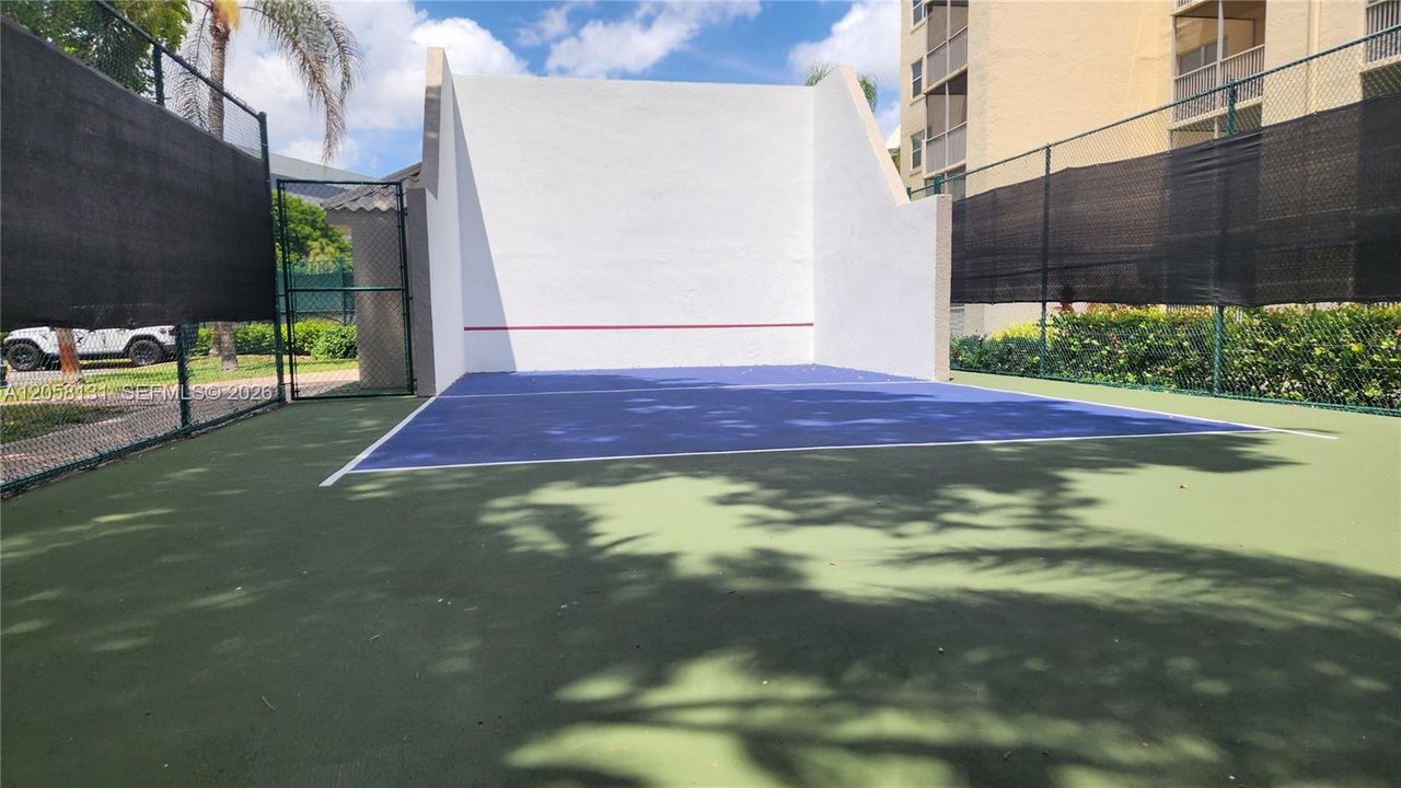 For Rent: $1,795 (1 beds, 1 baths, 710 Square Feet)
