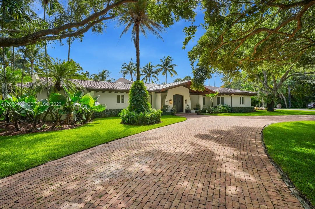На продажу: $3,395,000 (4 спален, 4 ванн, 3829 Квадратных фут)
