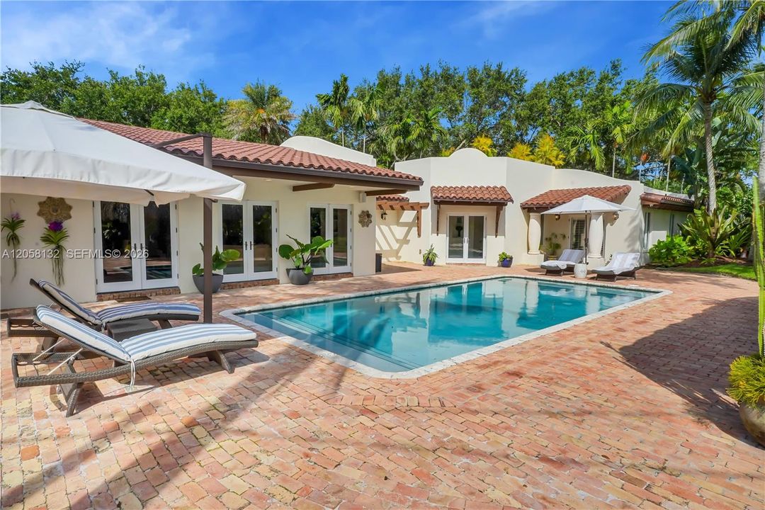 На продажу: $3,395,000 (4 спален, 4 ванн, 3829 Квадратных фут)