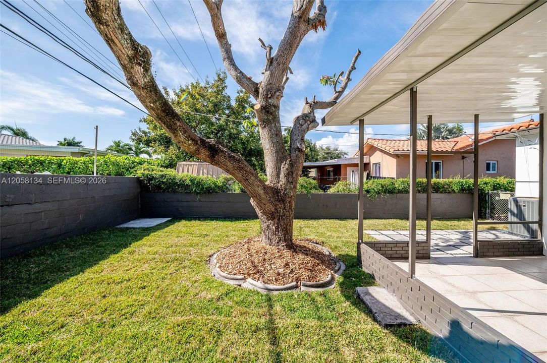 En Venta: $895,000 (3 camas, 2 baños, 1472 Pies cuadrados)