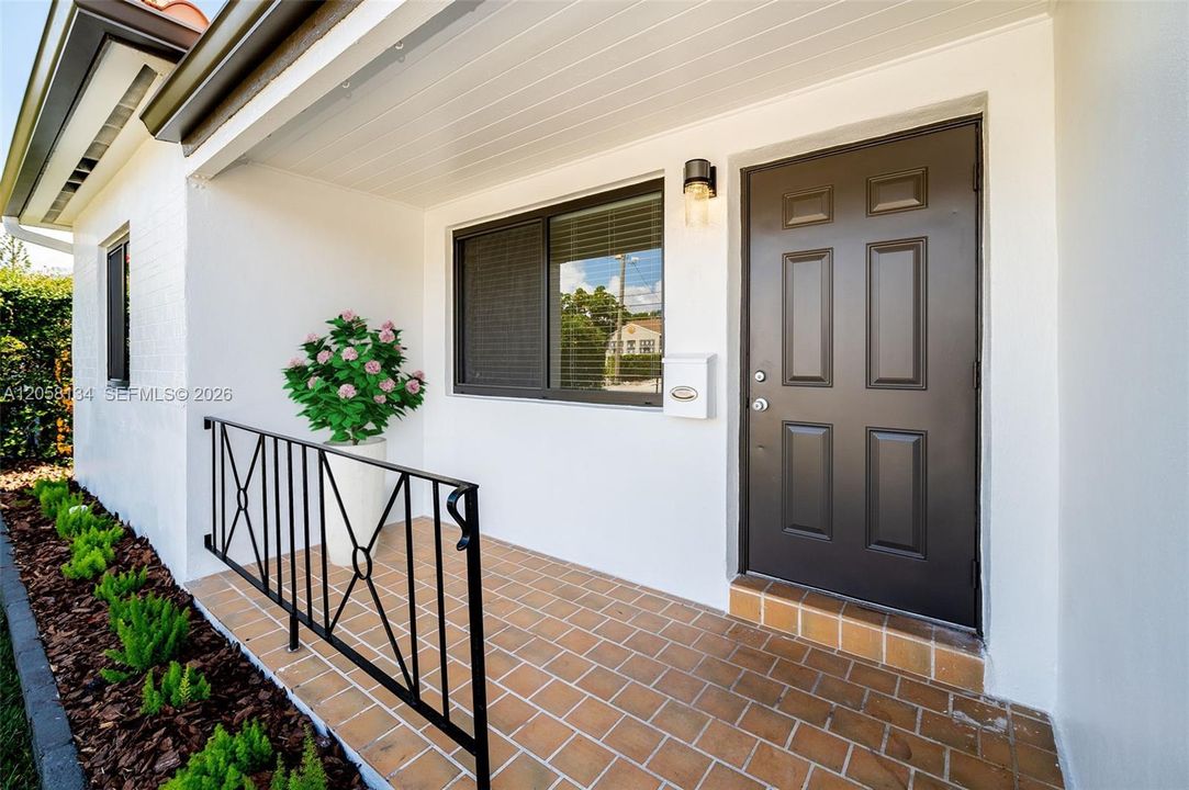 En Venta: $895,000 (3 camas, 2 baños, 1472 Pies cuadrados)