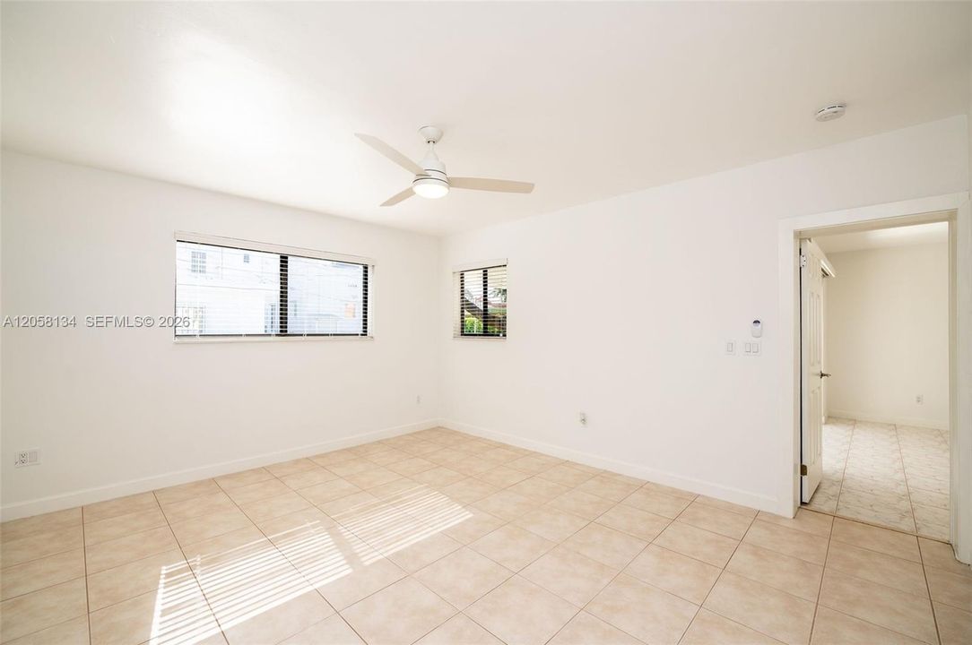 En Venta: $895,000 (3 camas, 2 baños, 1472 Pies cuadrados)