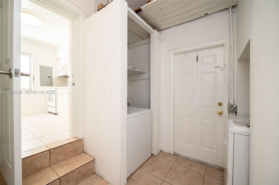 En Venta: $895,000 (3 camas, 2 baños, 1472 Pies cuadrados)
