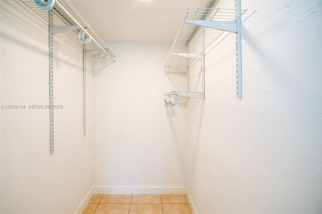 En Venta: $895,000 (3 camas, 2 baños, 1472 Pies cuadrados)
