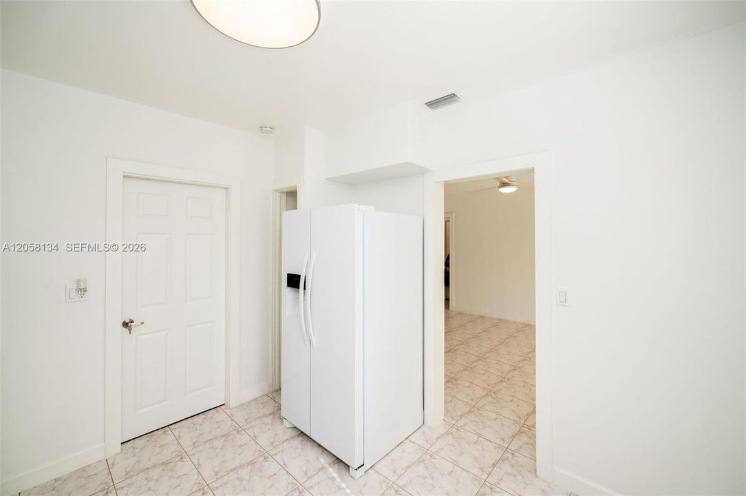 En Venta: $895,000 (3 camas, 2 baños, 1472 Pies cuadrados)