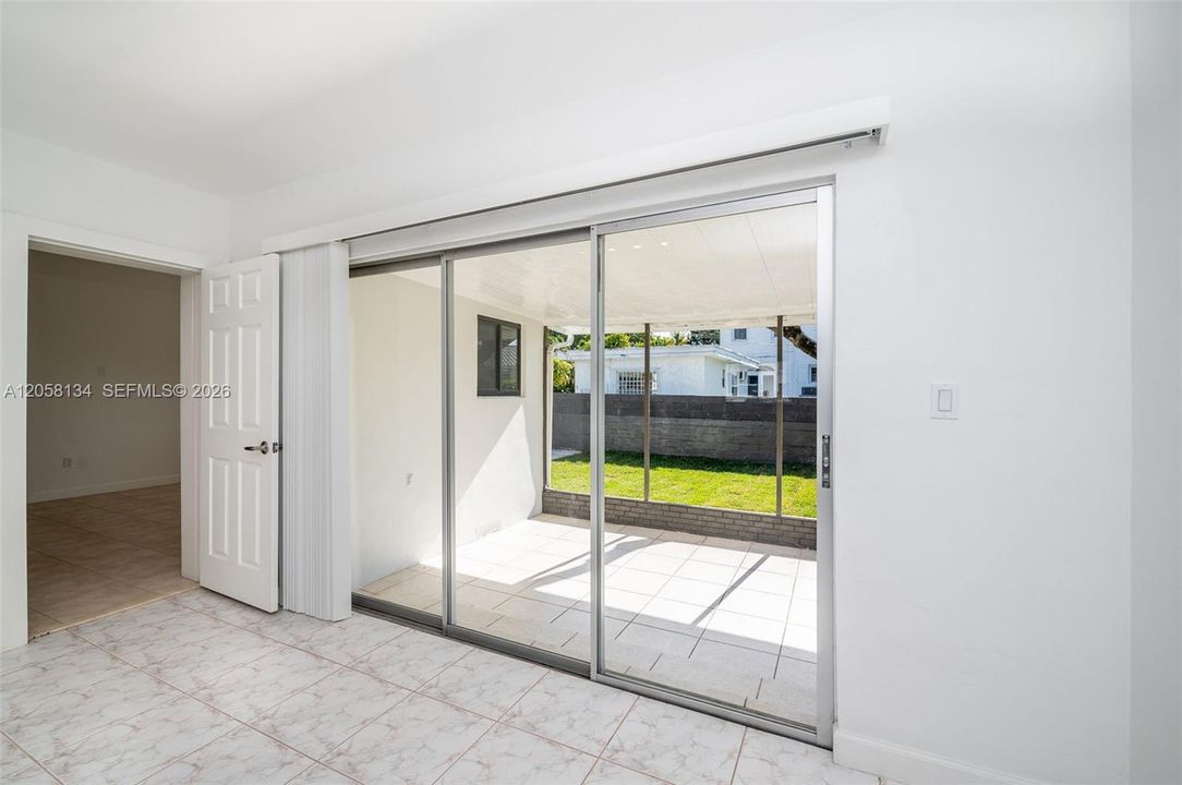En Venta: $895,000 (3 camas, 2 baños, 1472 Pies cuadrados)