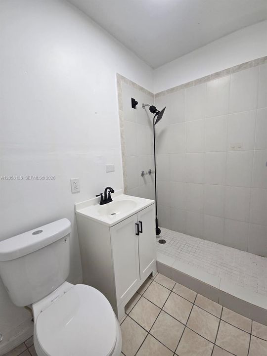 For Rent: $1,800 (2 beds, 1 baths, 1520 Square Feet)