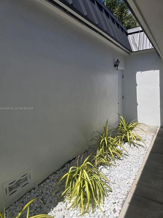 For Rent: $1,800 (2 beds, 1 baths, 1520 Square Feet)