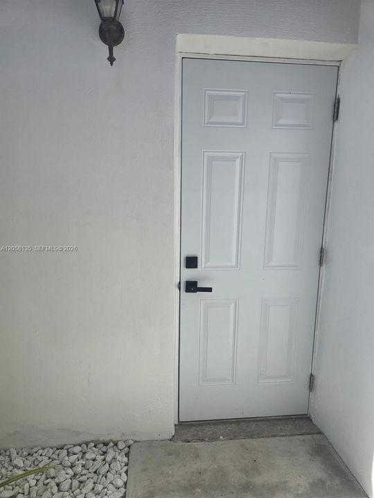For Rent: $1,800 (2 beds, 1 baths, 1520 Square Feet)