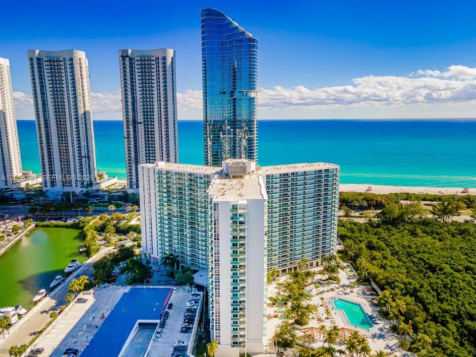 En Venta: $626,000 (2 camas, 2 baños, 1521 Pies cuadrados)