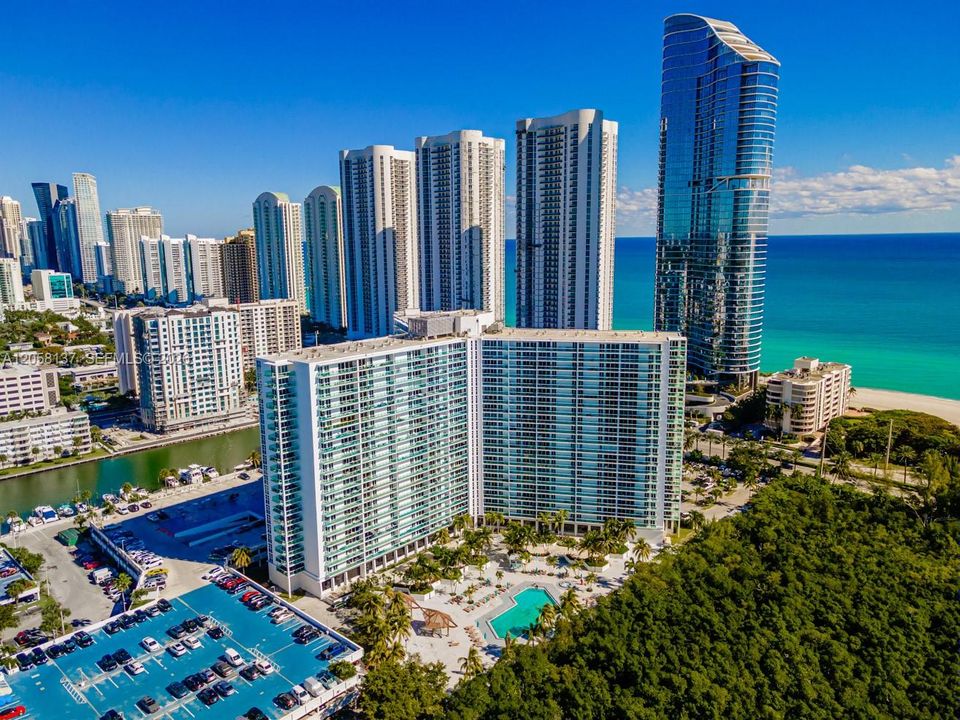 En Venta: $626,000 (2 camas, 2 baños, 1521 Pies cuadrados)