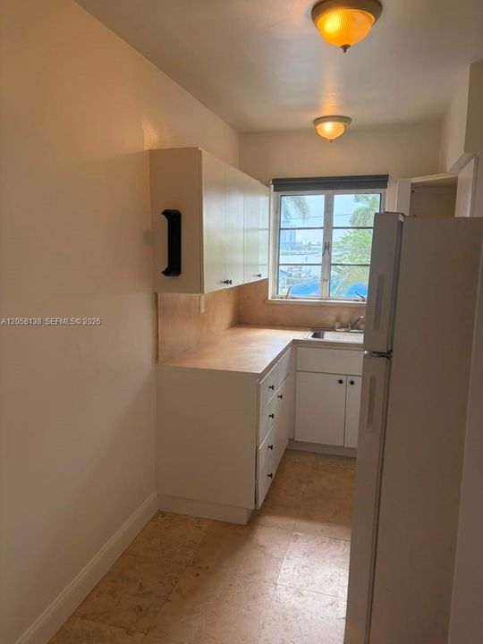 For Rent: $1,800 (1 beds, 1 baths, 650 Square Feet)