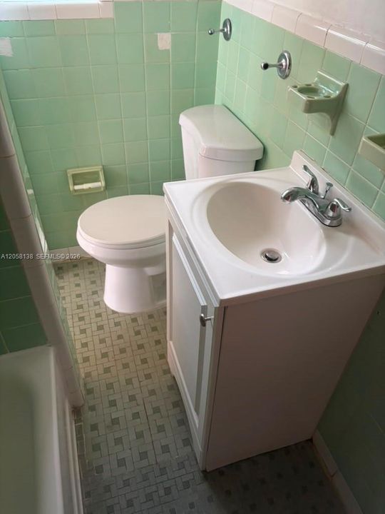 For Rent: $1,800 (1 beds, 1 baths, 650 Square Feet)