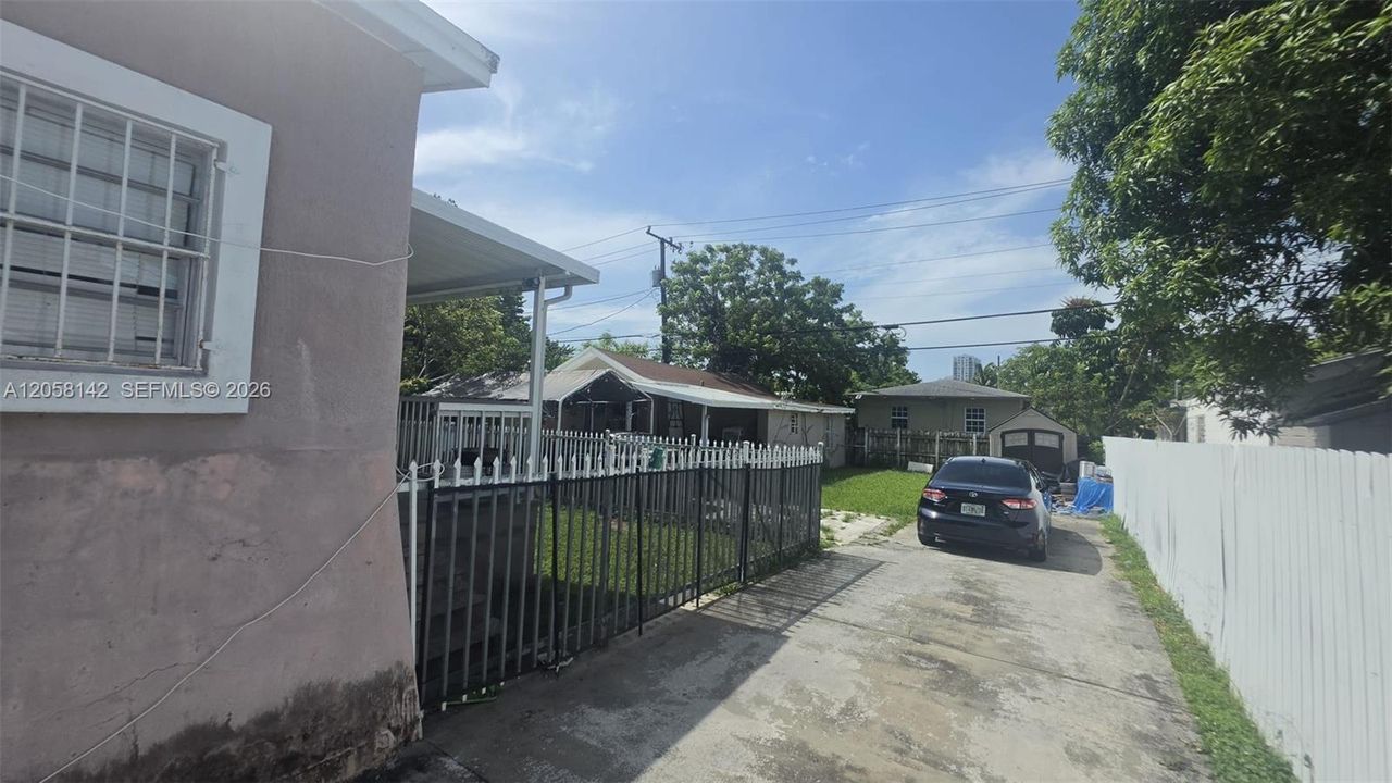 For Sale: $480,000 (0 beds, 0 baths, 1366 Square Feet)