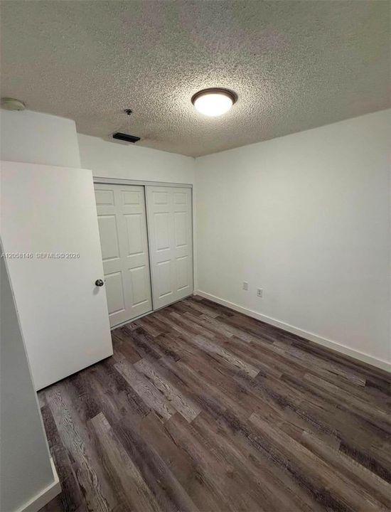 В аренду: $1,900 (2 спален, 1 ванн, 25470 Квадратных фут)
