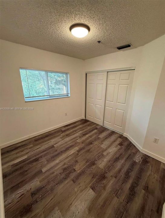В аренду: $1,900 (2 спален, 1 ванн, 25470 Квадратных фут)