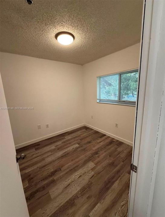 В аренду: $1,900 (2 спален, 1 ванн, 25470 Квадратных фут)