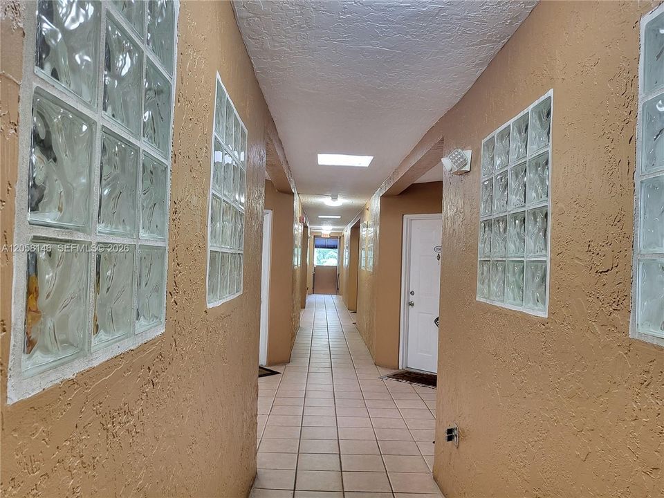 В аренду: $1,900 (2 спален, 1 ванн, 25470 Квадратных фут)