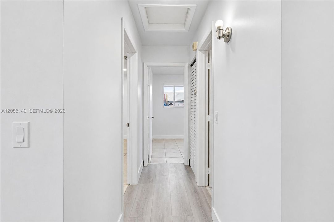 En Venta: $620,000 (3 camas, 2 baños, 1377 Pies cuadrados)