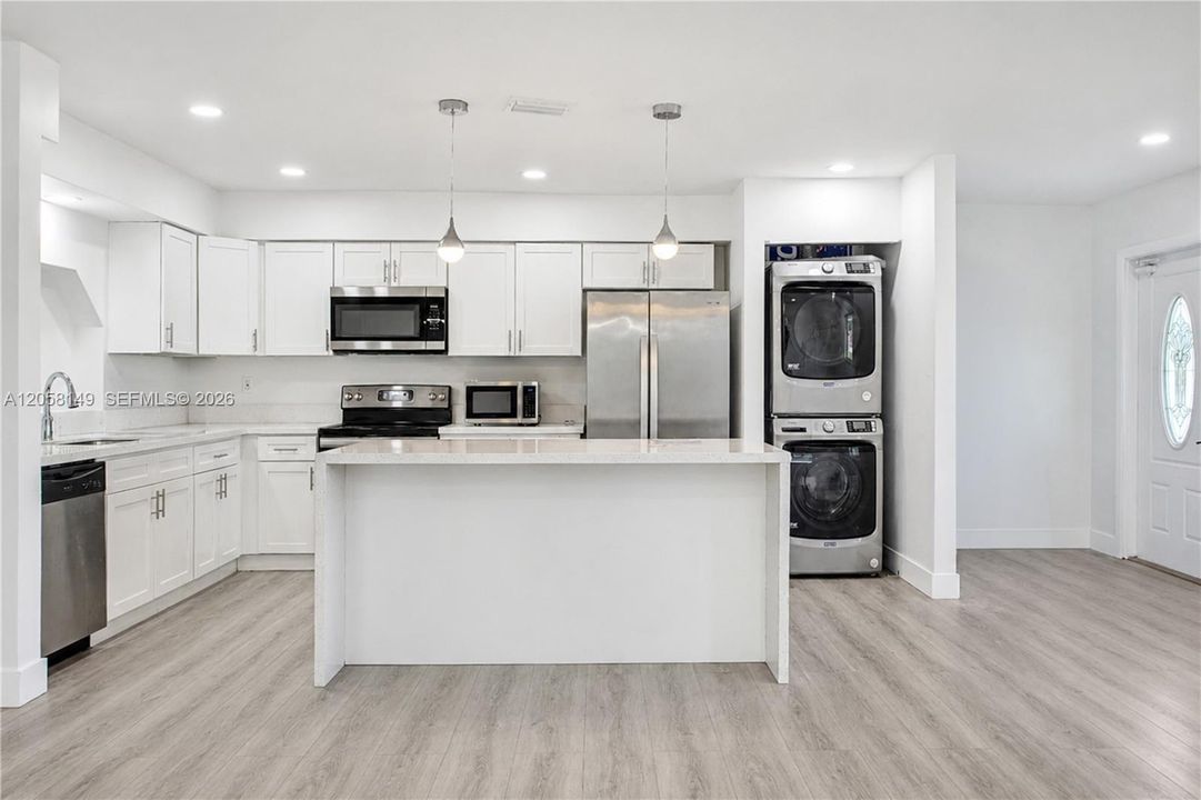 En Venta: $620,000 (3 camas, 2 baños, 1377 Pies cuadrados)