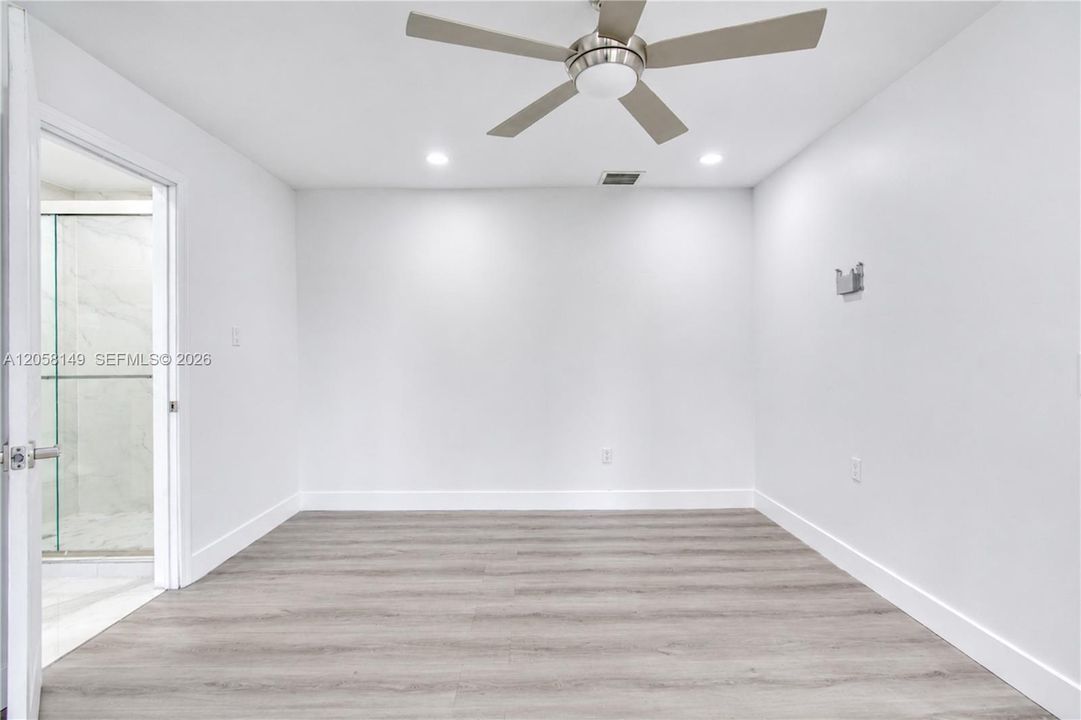 En Venta: $620,000 (3 camas, 2 baños, 1377 Pies cuadrados)