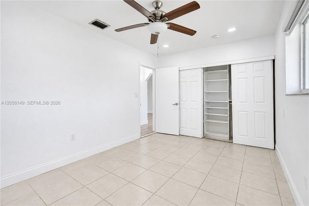 En Venta: $620,000 (3 camas, 2 baños, 1377 Pies cuadrados)