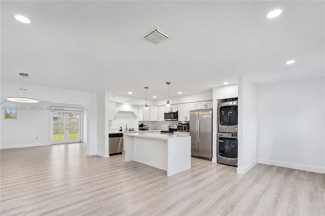 En Venta: $620,000 (3 camas, 2 baños, 1377 Pies cuadrados)