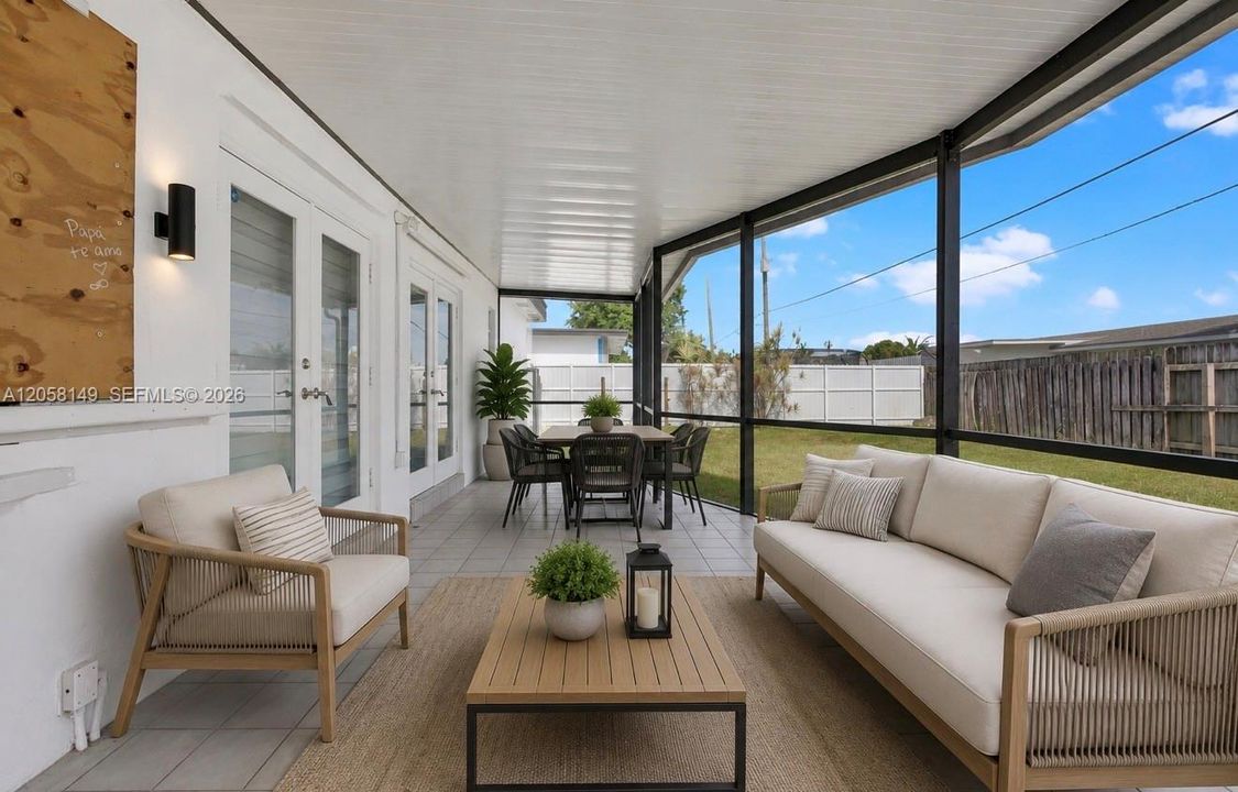 En Venta: $620,000 (3 camas, 2 baños, 1377 Pies cuadrados)